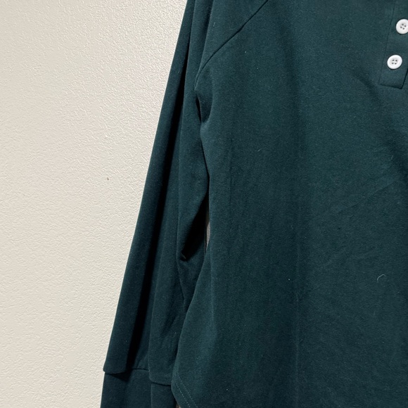 Two piece set Women’s comfy matching set. Dark blue green. With white buttons - Picture 3 of 6